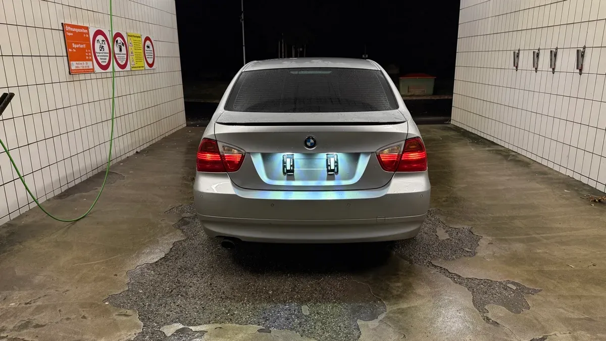 BMW 3 Series 2007 photo 2