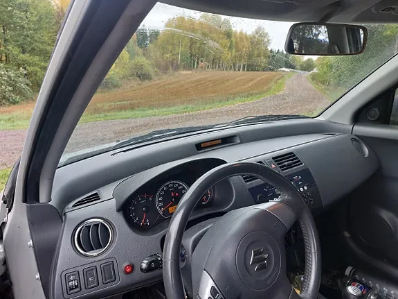 Suzuki Swift 2007 photo 2