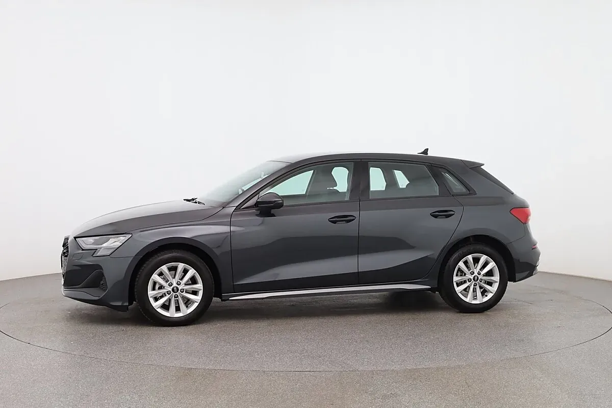 Audi A3 Sportback 2025 photo 2