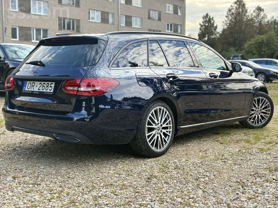 Mercedes-Benz C220 2014 photo 3