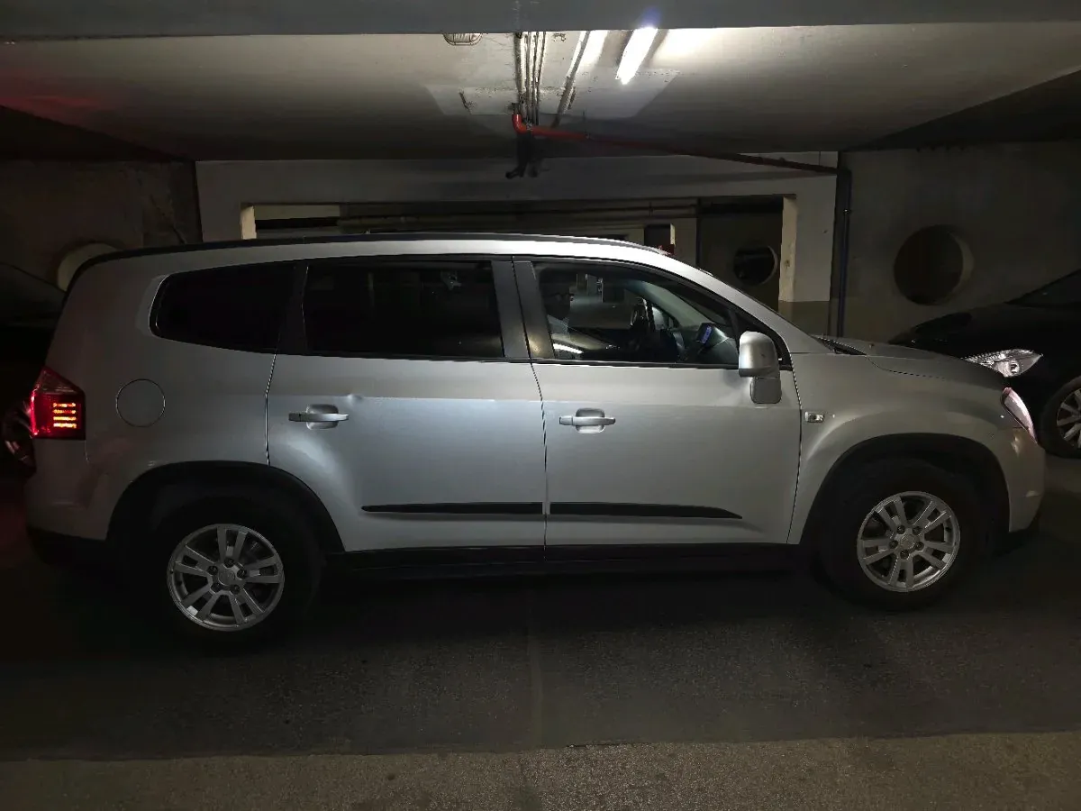 Chevrolet Orlando 2011 photo 3