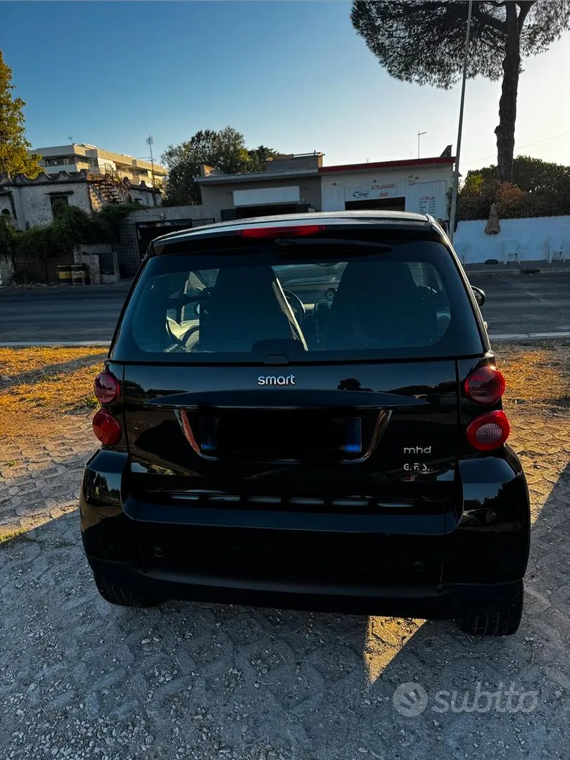 Smart Fortwo 2010 photo 2