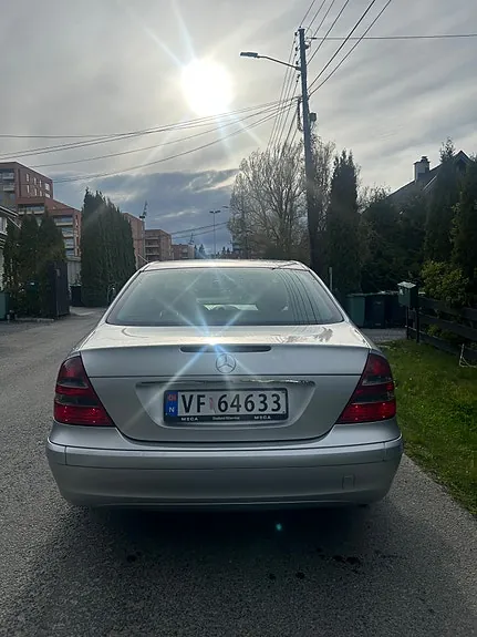 Mercedes-Benz E200 2004 photo 4