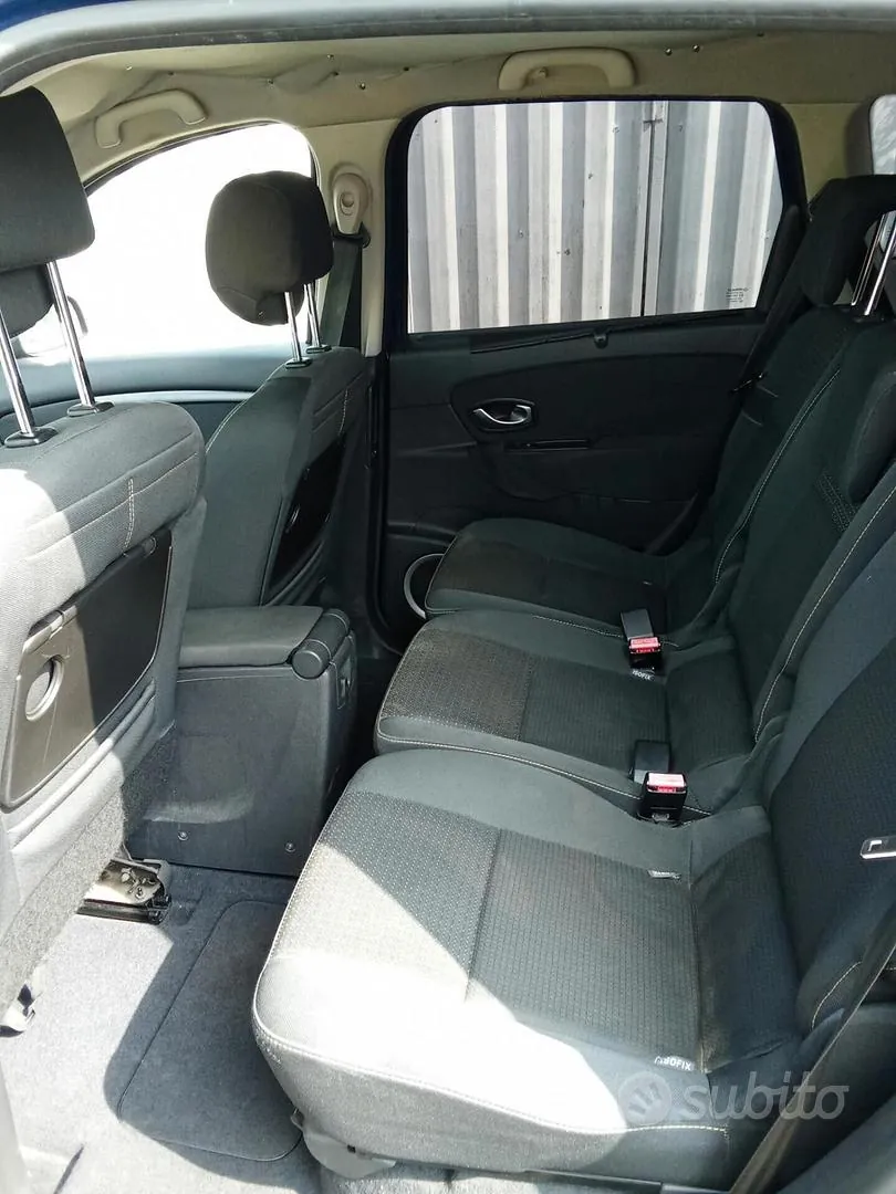 Renault Scenic 2010 photo 3