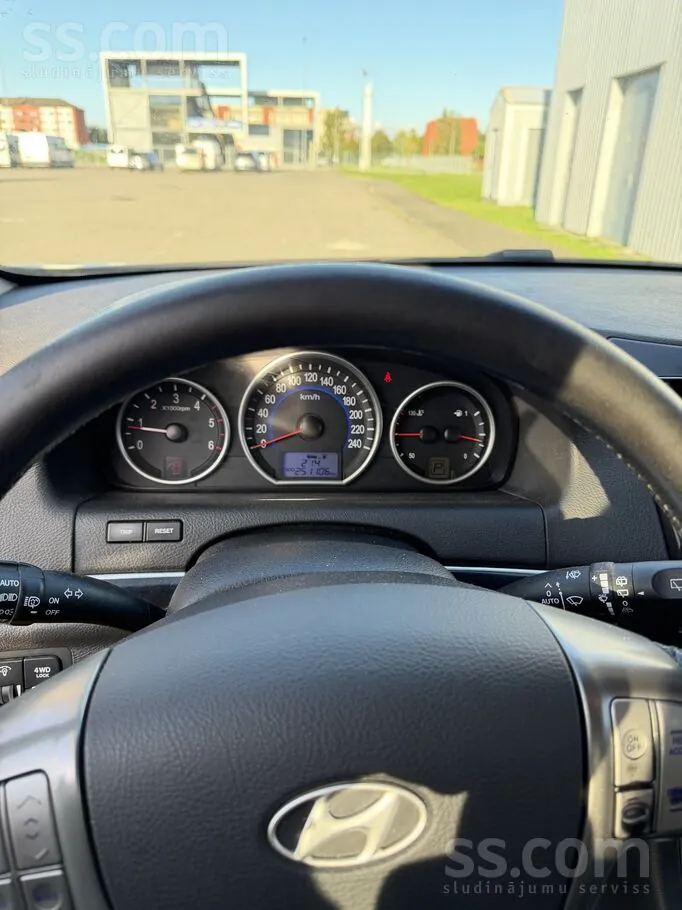 Hyundai Santa Fe 2009 photo 4