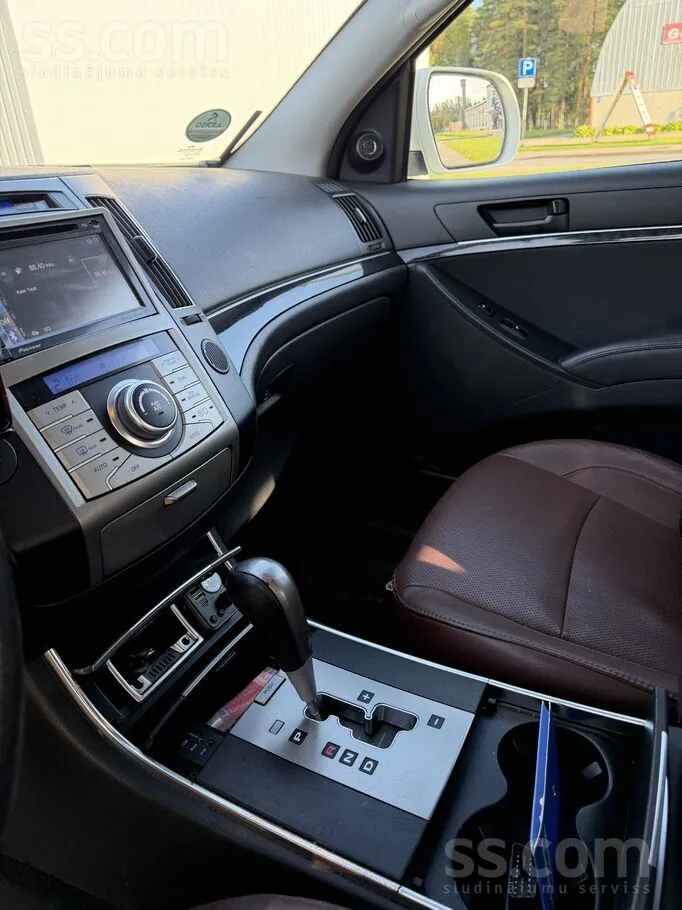 Hyundai Santa Fe 2009 photo 3