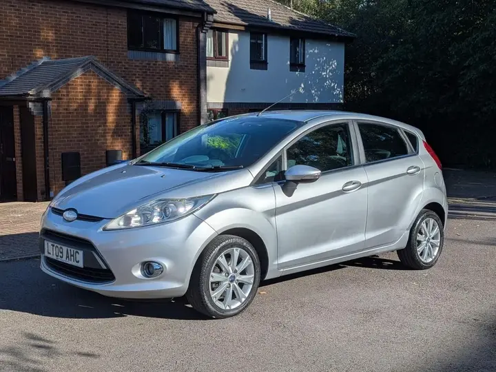 Ford Fiesta 2009 photo 3
