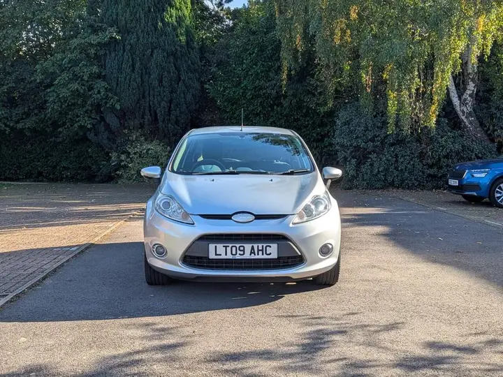 Ford Fiesta 2009 photo 2