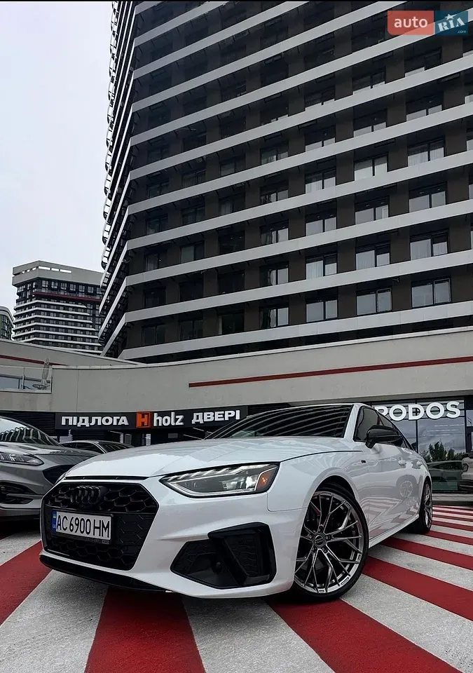 Audi A4 2020 photo 2