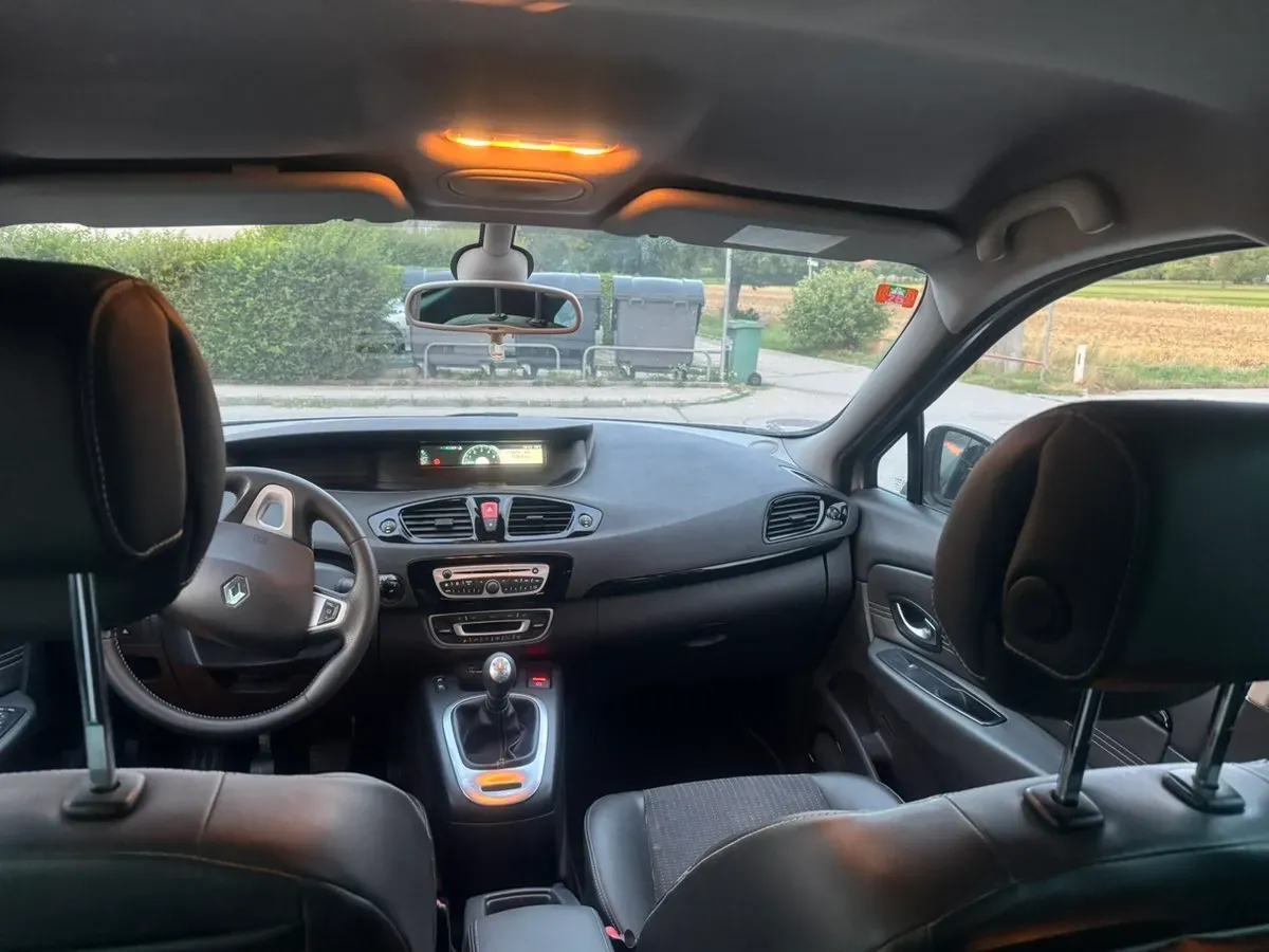 Renault Scenic 2011 photo 3