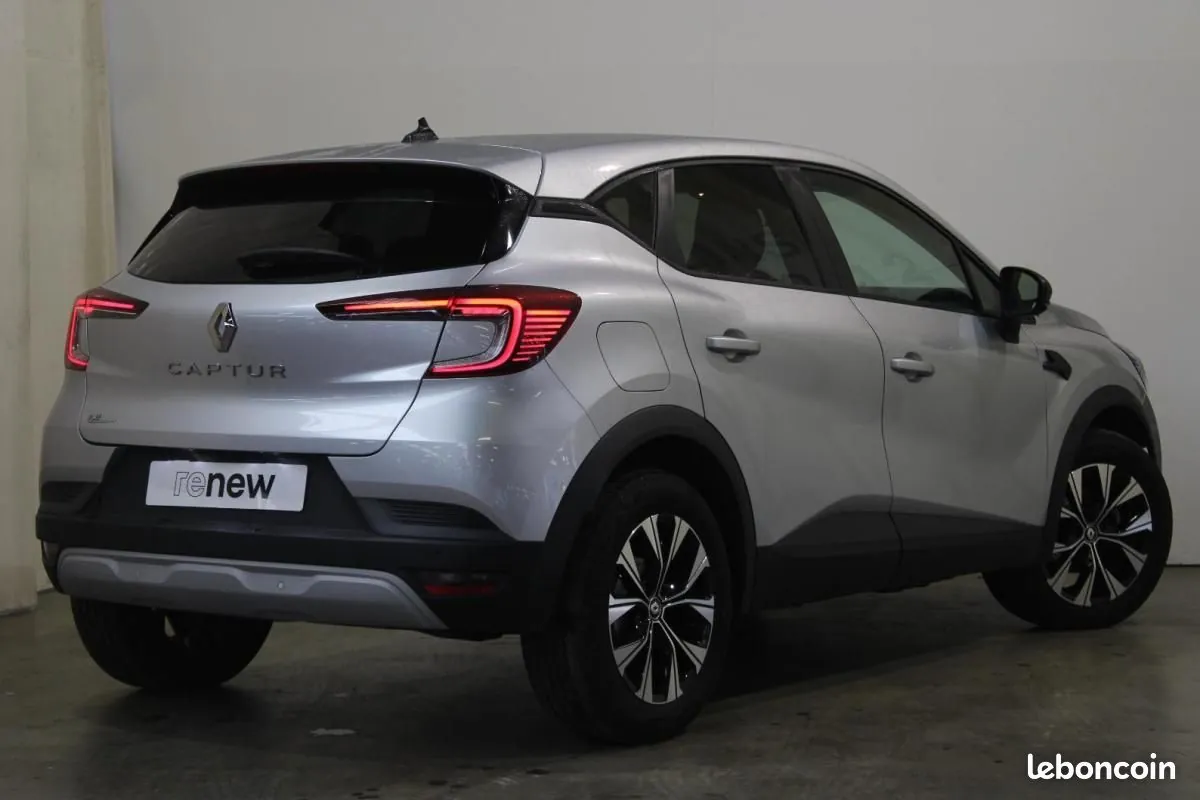 Renault Captur 2024 photo 2