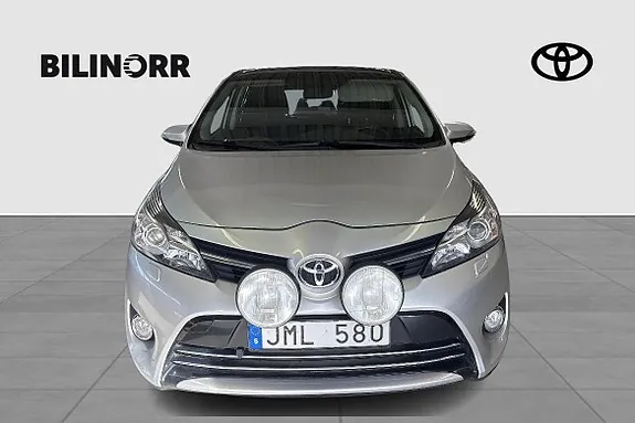 Toyota Verso 2013 photo 2
