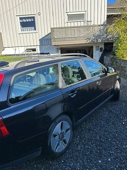 Volvo V50 2010 photo 2