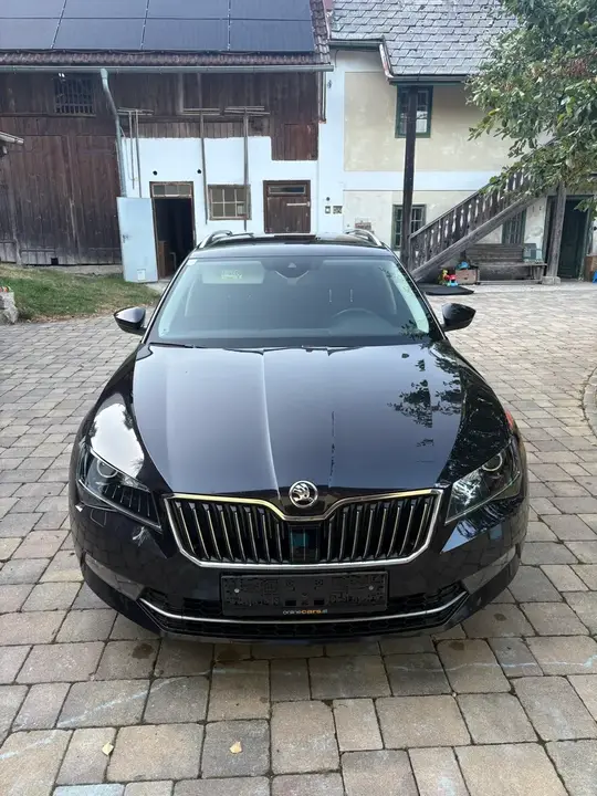 Skoda Superb 2018 photo 2