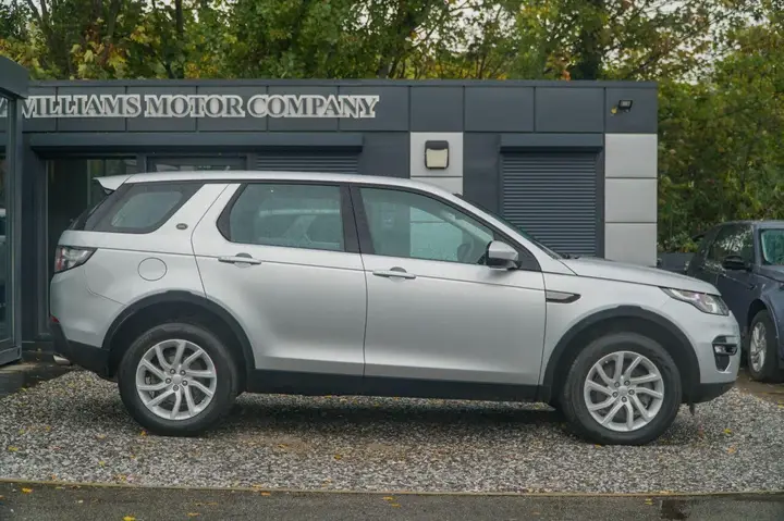 Land Rover Discovery Sport 2016 photo 4