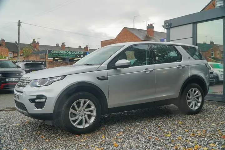 Land Rover Discovery Sport 2016 photo 2