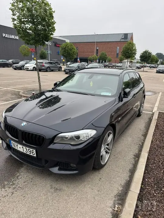 BMW 530 2012 photo 2