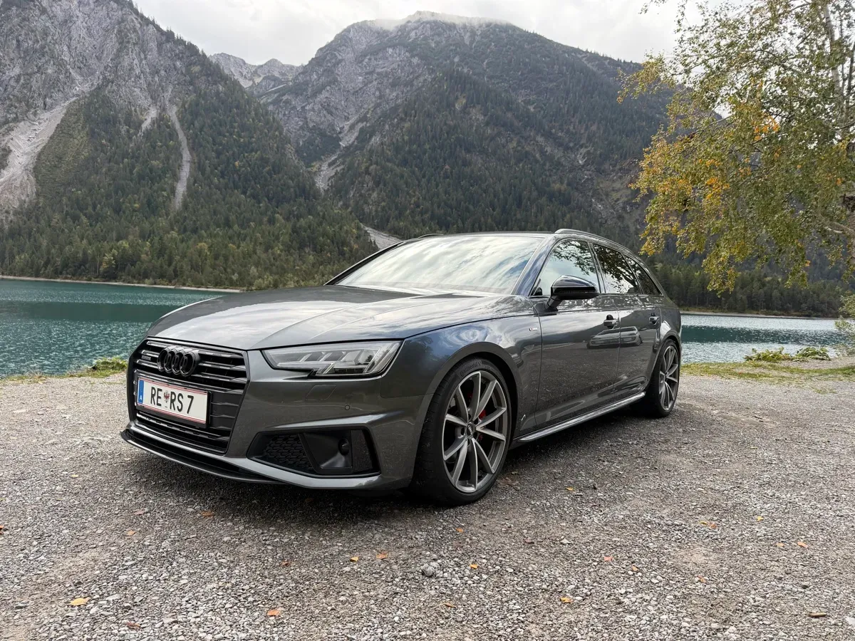 Audi A4 2019 photo 2