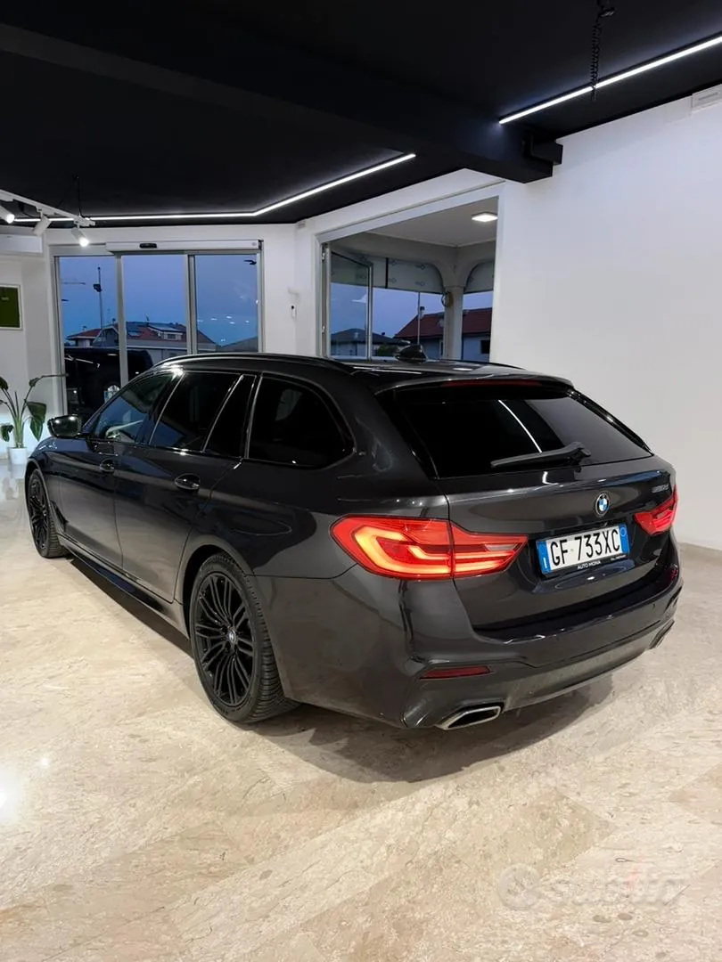 BMW 520D Touring M Sport 2018 photo 2