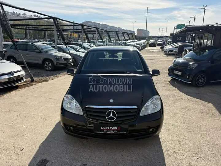 Mercedes-Benz A 160 2010 photo 2