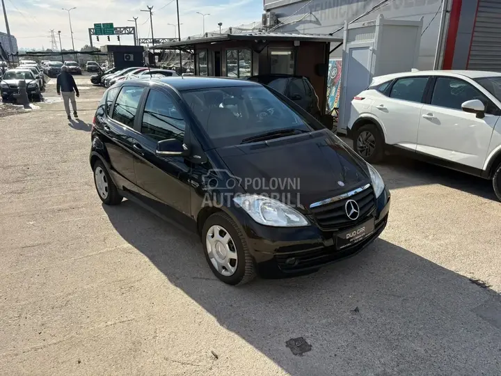 Mercedes-Benz A 160 2010 photo 3