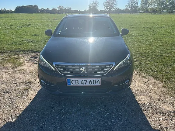 Peugeot 308 2018 photo 2