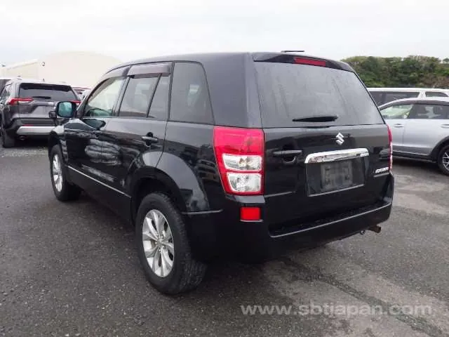Suzuki Escudo 2013 photo 3