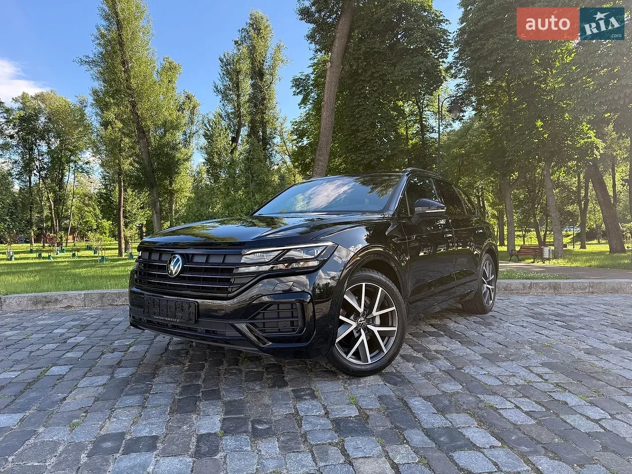 Volkswagen Touareg 2023 photo 2