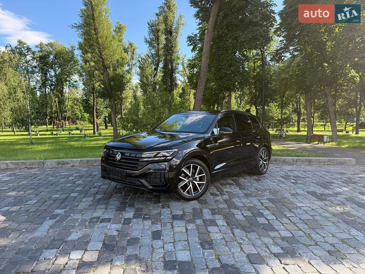 Volkswagen Touareg 2023 photo 3