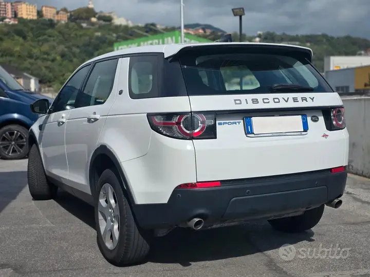Land Rover Discovery Sport 2018 photo 4