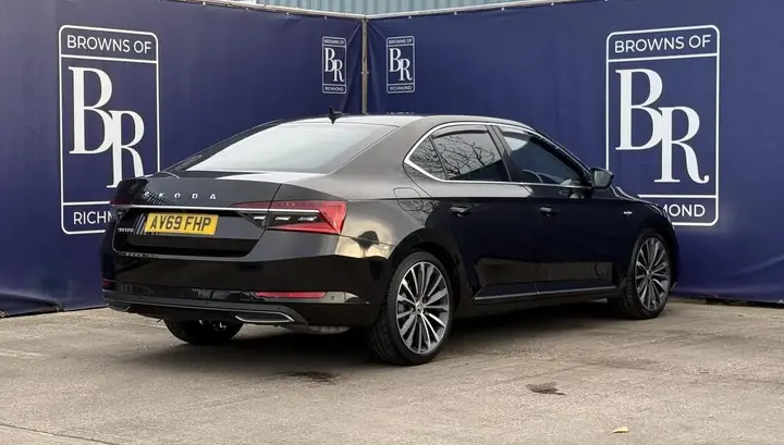 Skoda Superb 2019 photo 5