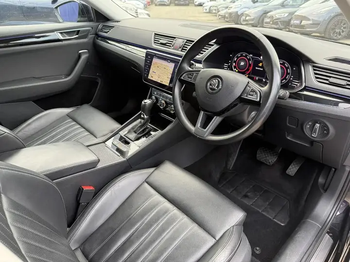 Skoda Superb 2019 photo 3