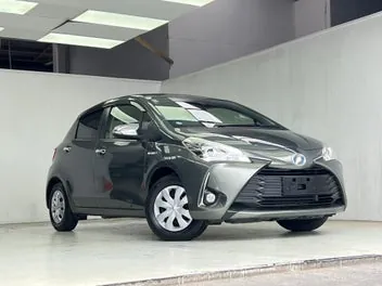 Toyota Vitz 2017 photo 2