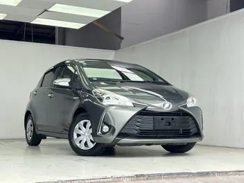 Toyota Vitz 2017 photo 4