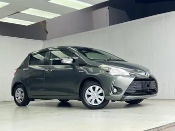 Toyota Vitz 2017 photo 5
