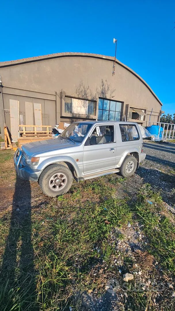 Mitsubishi Pajero 2000 photo 4