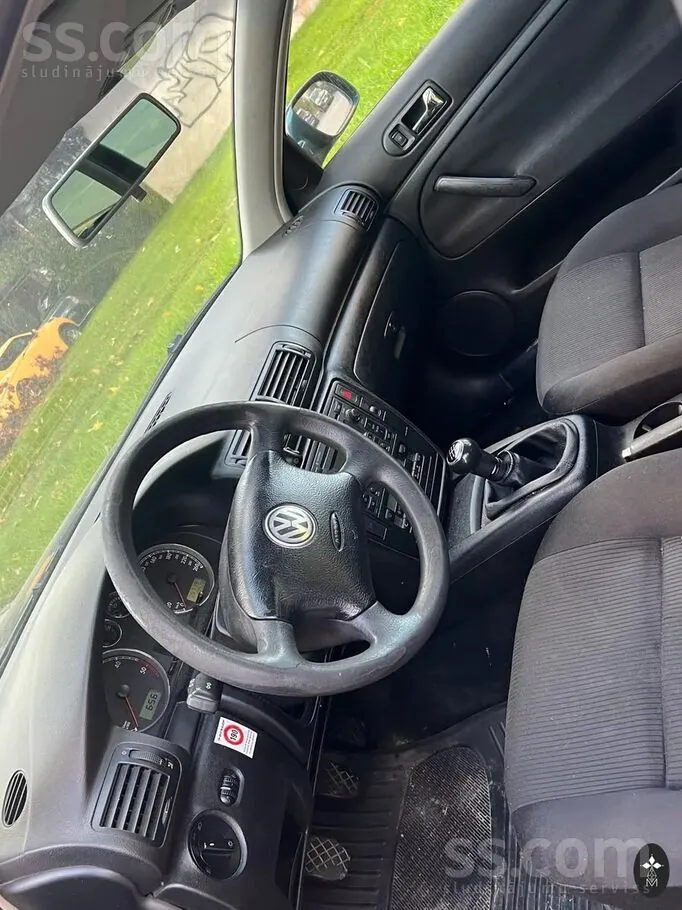 Volkswagen Passat 2003 photo 4