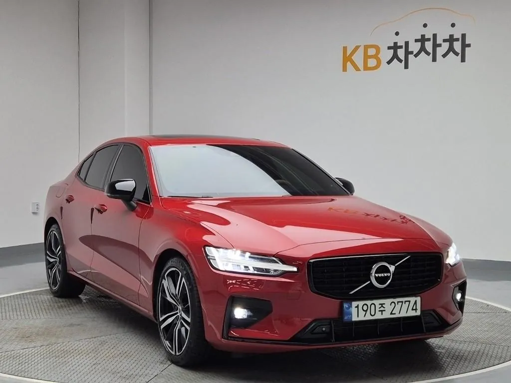 Volvo S60 2022 photo 4