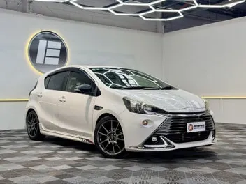 Toyota Aqua 2015 photo 2