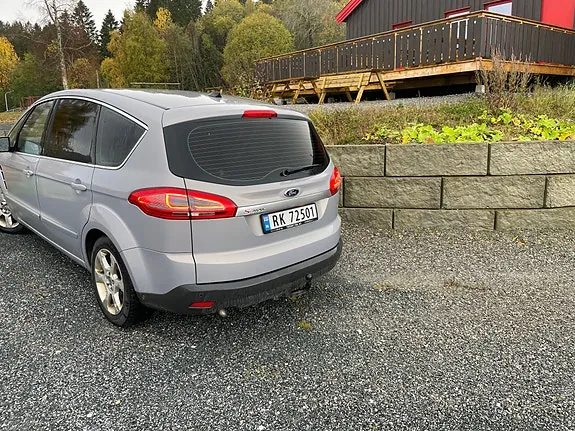 Ford S-Max 2012 photo 4