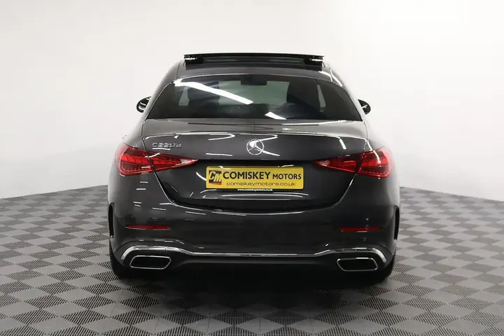 Mercedes-Benz C-Class 2025 photo 5