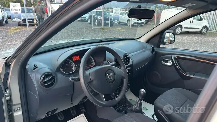 Dacia Duster 2011 photo 4