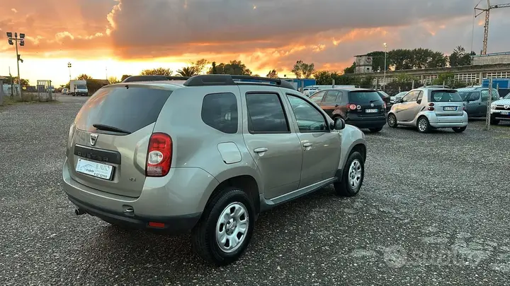 Dacia Duster 2011 photo 2