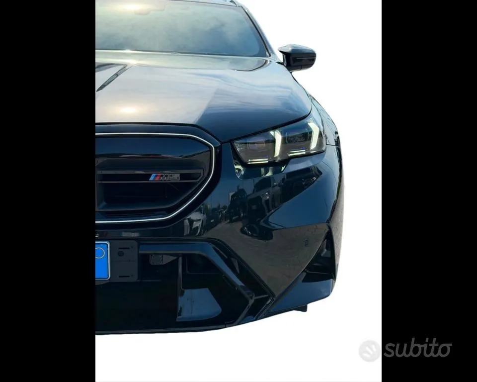 BMW M5 Touring 2025 photo 2