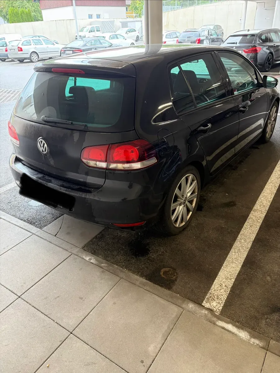 Volkswagen Golf 2011 photo 2
