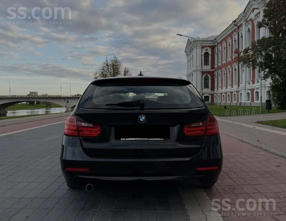 BMW 318 2013 photo 4