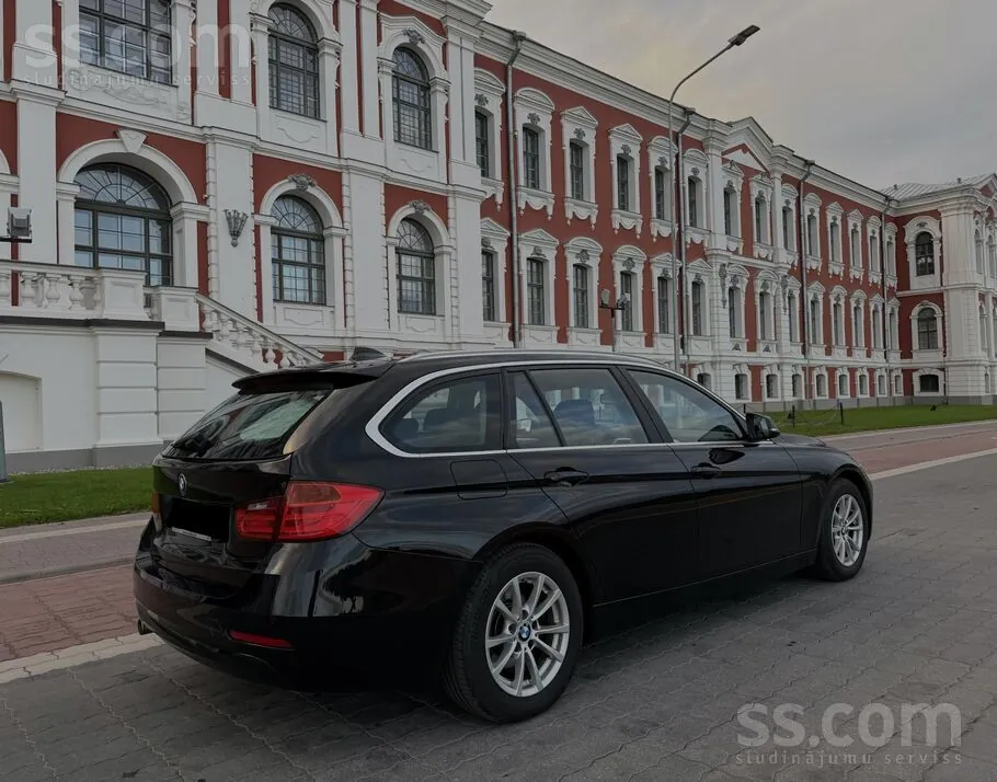 BMW 318 2013 photo 3