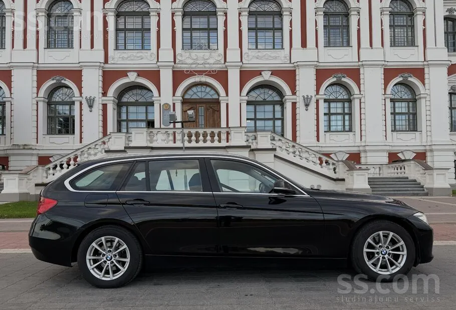 BMW 318 2013 photo 2
