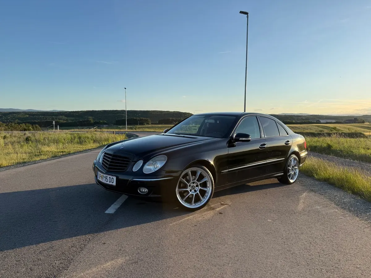 Mercedes-Benz E-Class 2009 photo 3