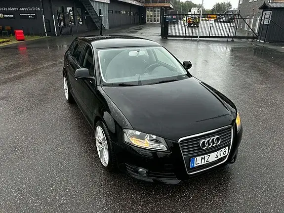 Audi A3 2010 photo 2